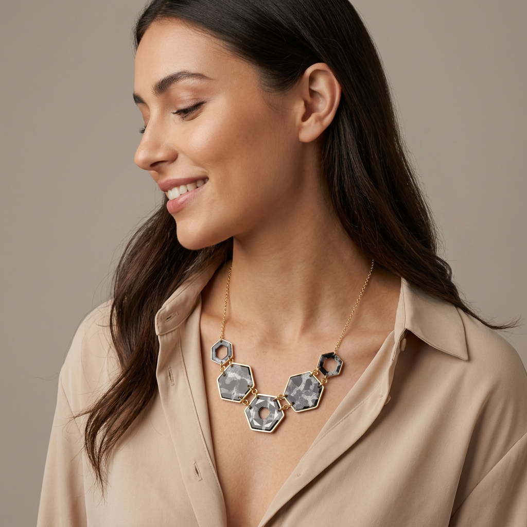 Collier Hēksā | Plastron 5 Hexagones Articulés | Papier Népalais Bleu Nuit & Beige
